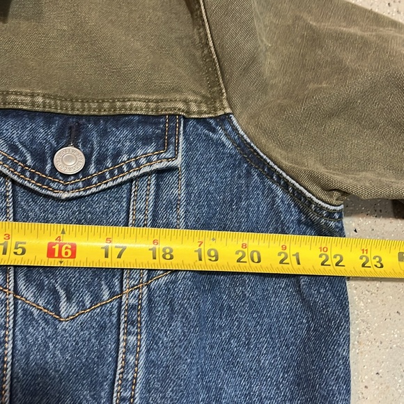 LEVI’S TWO-TONE DENIM JEAN JACKET BLUE GREEN SIZE MEDIUM NEW WITH TAGS UNISEX - Picture 10 of 13